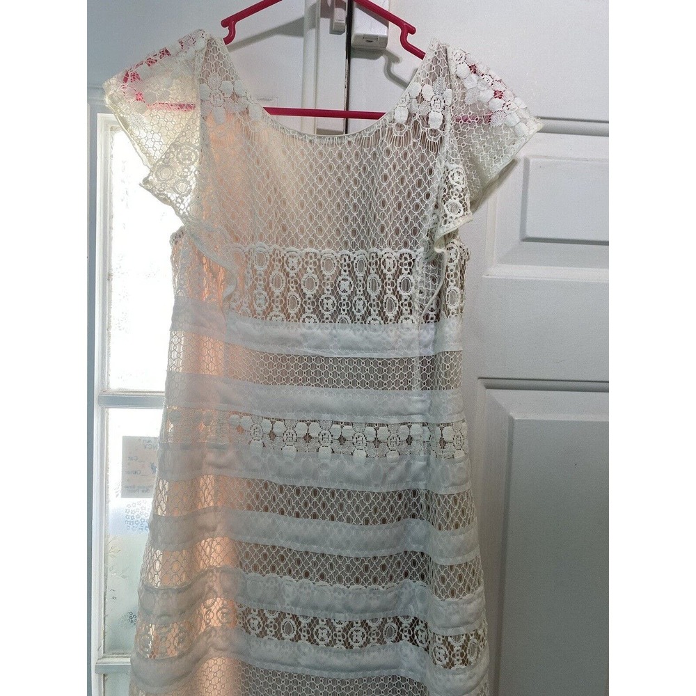 BCBGMAXAZRIA White Combo Renata Lace Sheath Cocktail Dress Size 4